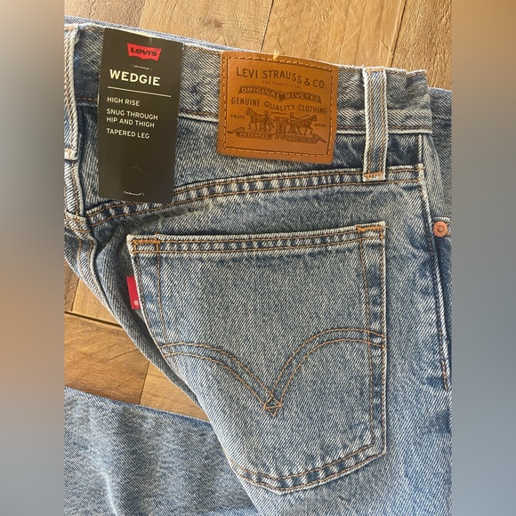 Women’s High Rise Wedgie Jean Size 24 - Picture 4 of 4